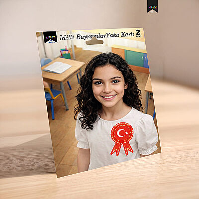 Atatürk ve Türk Bayrağı Temalı Kırmızı Yaka Kartı - 6,8 x 10,6 cm (2'li Set) - 1