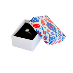 White Tulip Pattern Cotton-Filled Bracelet Box - Kika